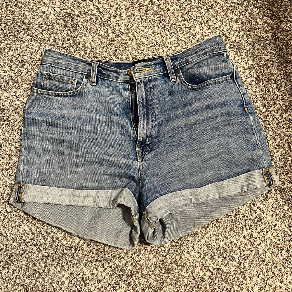 BDG Mom High Rise Shorts